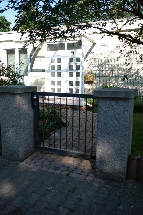 Ruhiges Haus Mit Privatem Garten Halstenbek Eksteriør billede